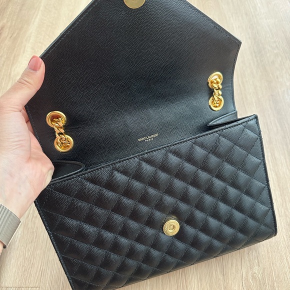SAINT LAURENT ENVELOPE MEDIUM QUILTED TEXTURED LEATHER BAG - Picture 3 of 7